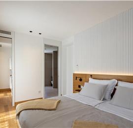 4 Bedroom Luxury Villa with Heated Pool and boat mooring, Ciovo near Trogir – Sleeps 8